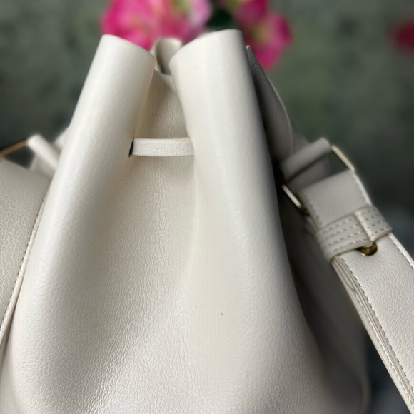 Forever 21 Cream Bucket Crossbody Bag - Picture 7 of 10
